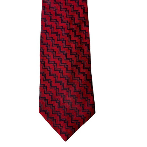 Ralph Lauren Silk Jacquard Red and Navy Blue Zig-Zag Chevron Necktie 3.5” - Picture 9 of 10
